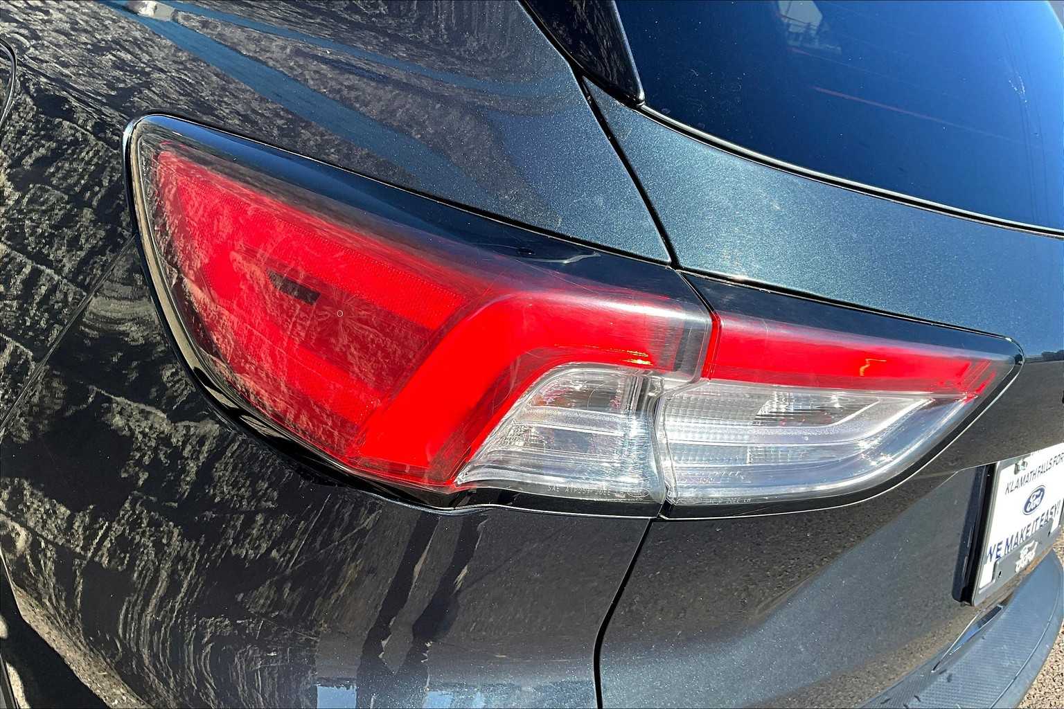 Thumbnail: 2022 Ford Escape - 32