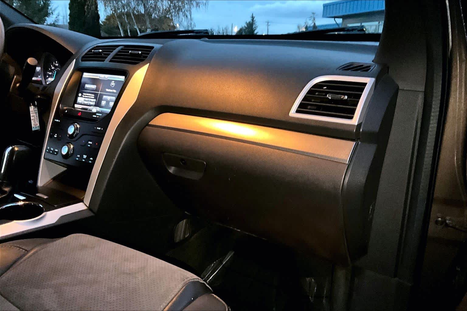 Thumbnail: 2015 Ford Explorer - 23