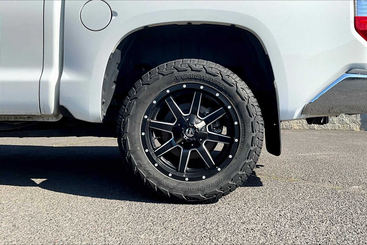 Thumbnail: 2020 Toyota Tundra - 35