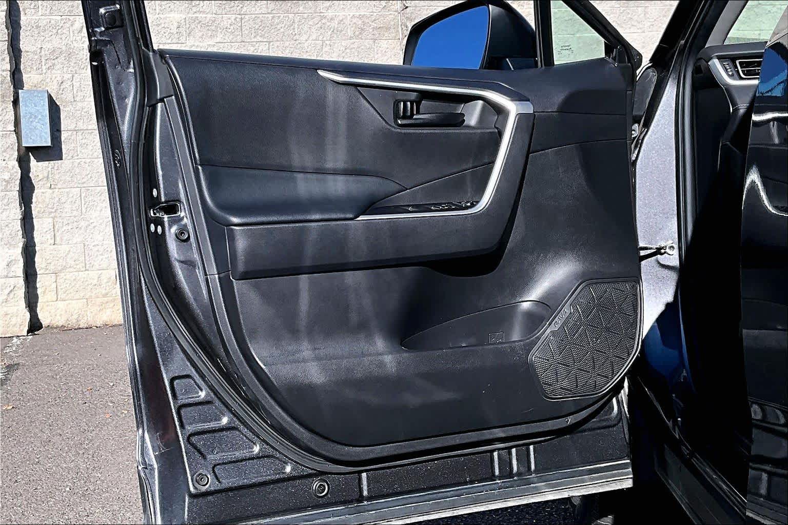 Thumbnail: 2022 Toyota RAV4 - 27