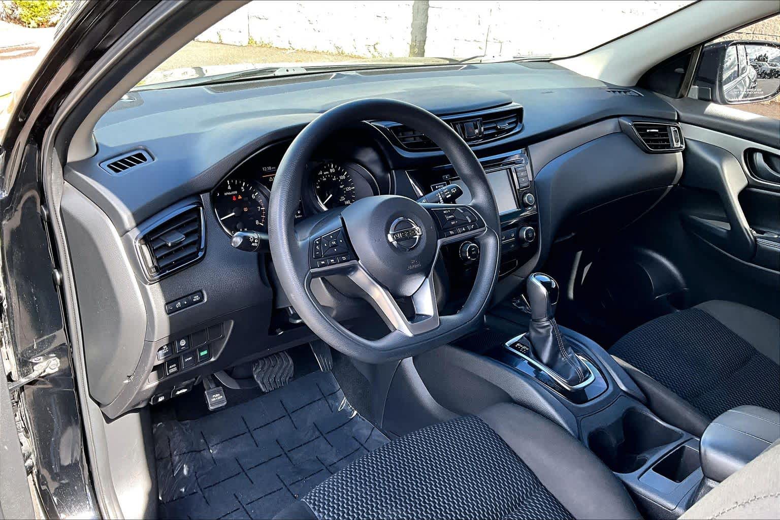 Thumbnail: 2021 Nissan Rogue Sport - 2