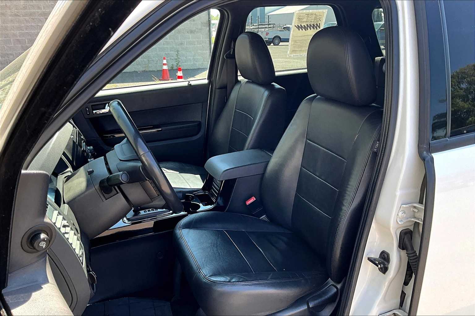 Thumbnail: 2010 Ford Escape - 11