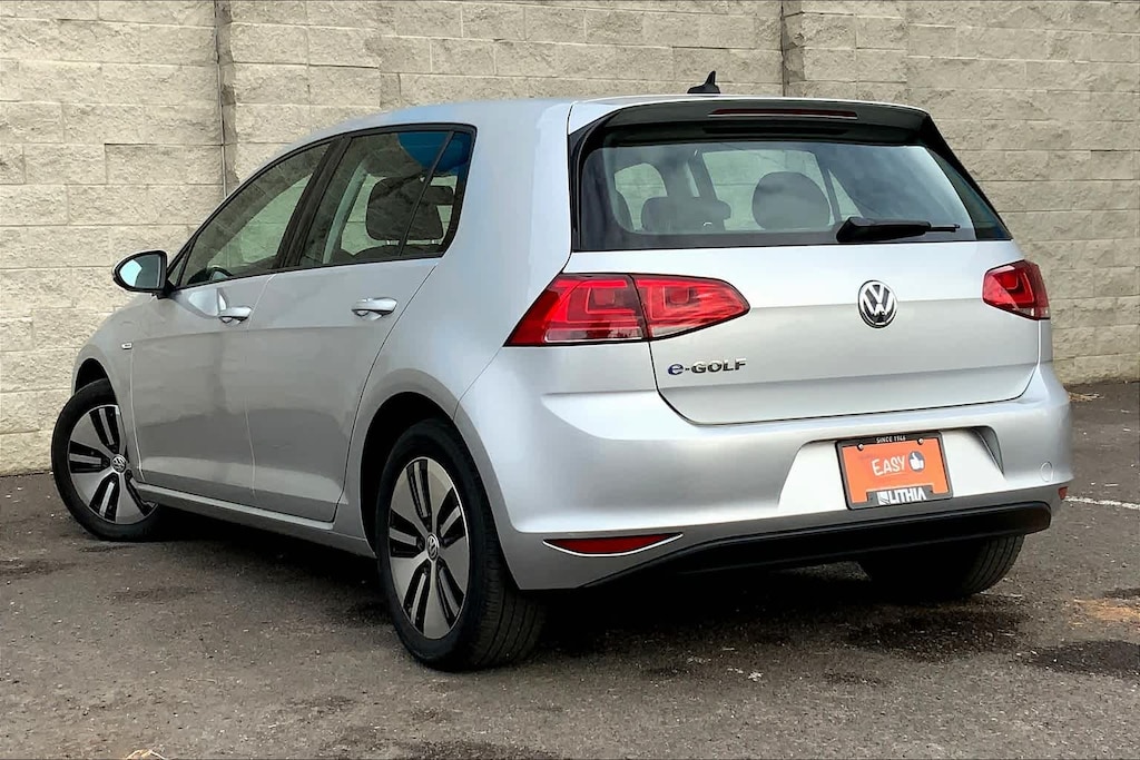 Used 2016 Volkswagen e-Golf SE Hatchback