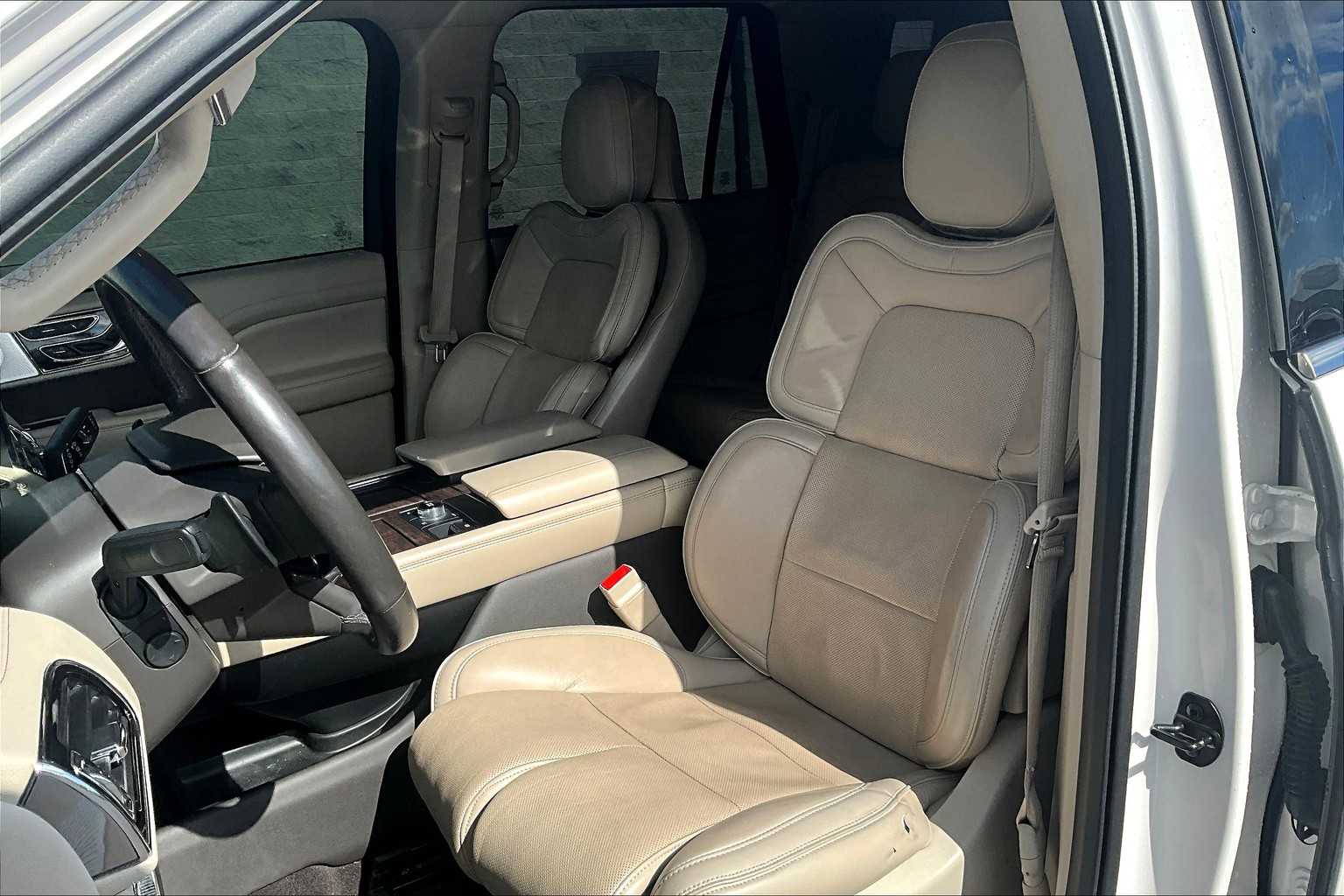 Thumbnail: 2019 Lincoln Navigator - 10