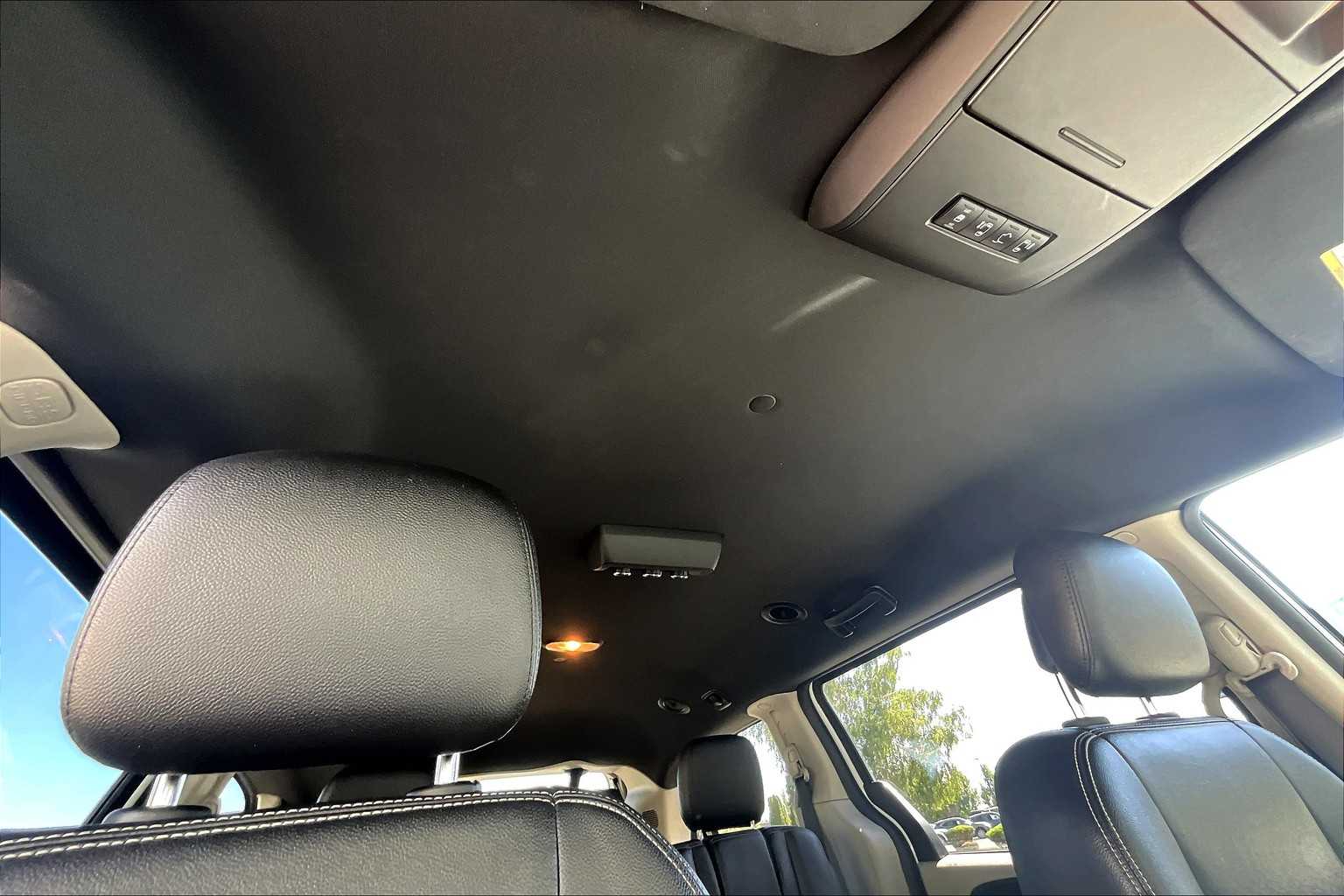 Thumbnail: 2017 Dodge Grand Caravan - 30