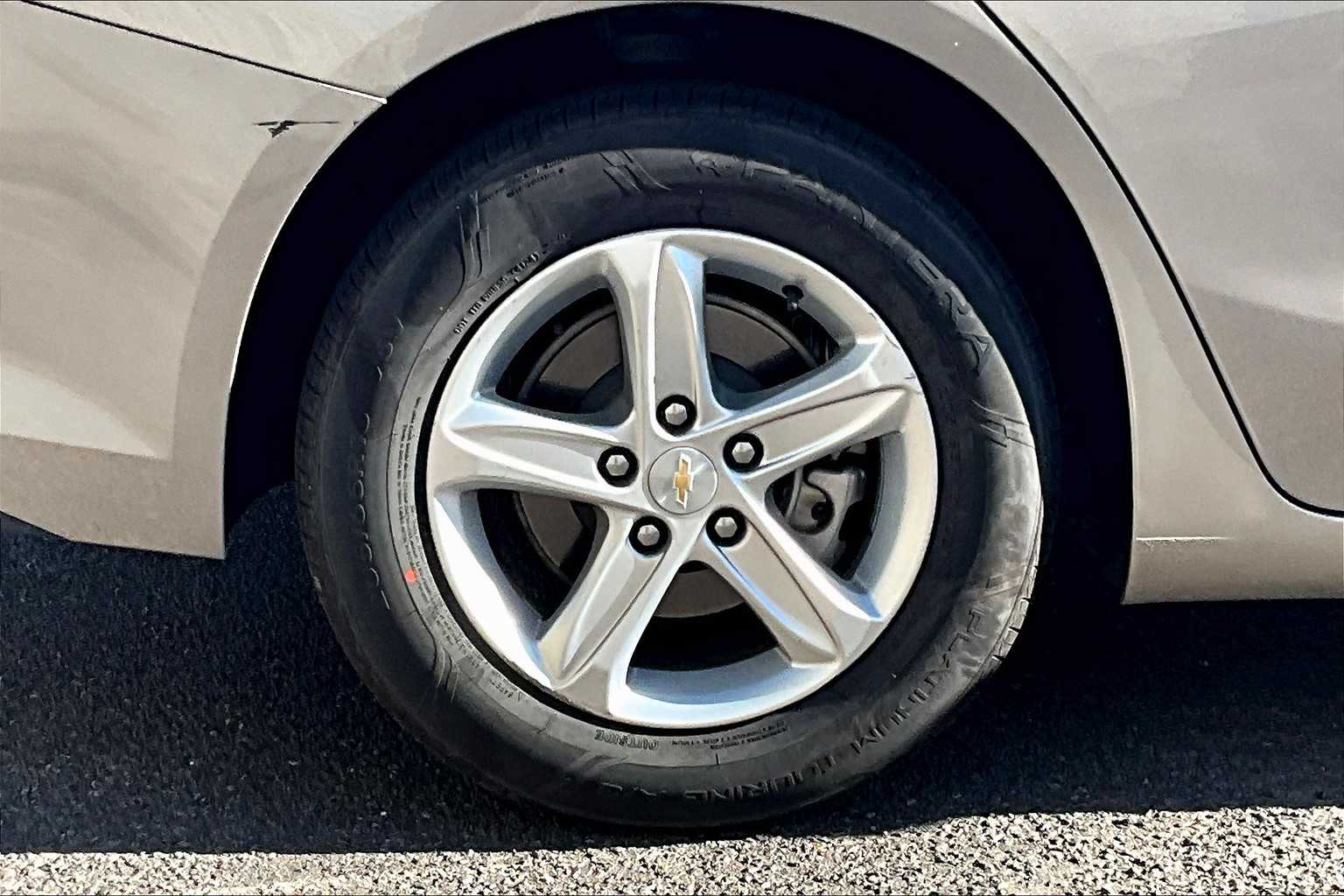 Thumbnail: 2023 Chevrolet Malibu - 36