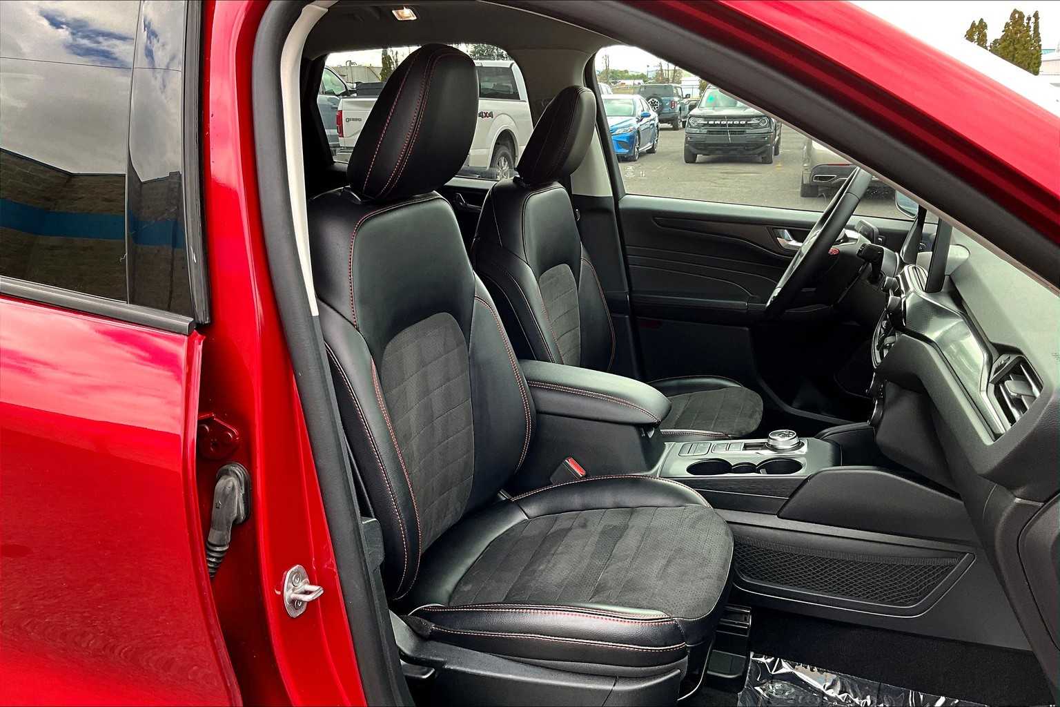 Thumbnail: 2022 Ford Escape - 13