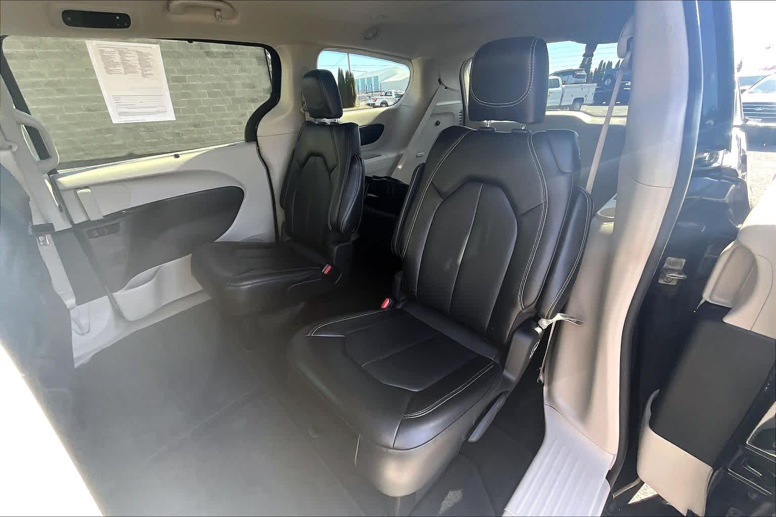 Thumbnail: 2023 Chrysler Pacifica - 29