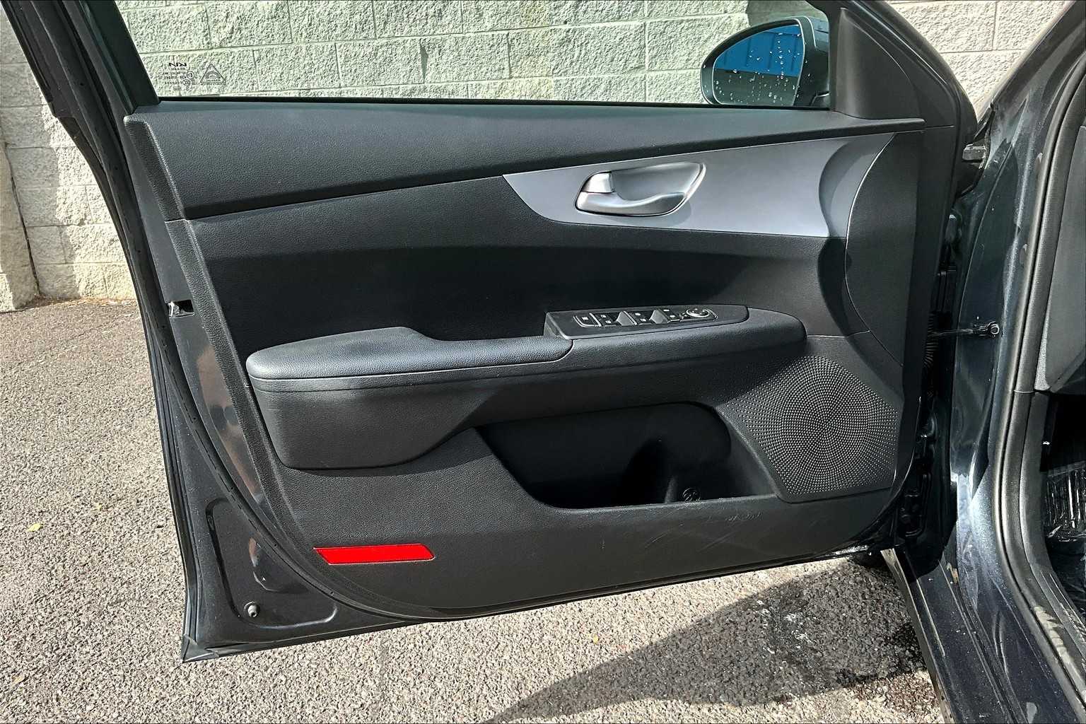 Thumbnail: 2023 Kia Forte - 27