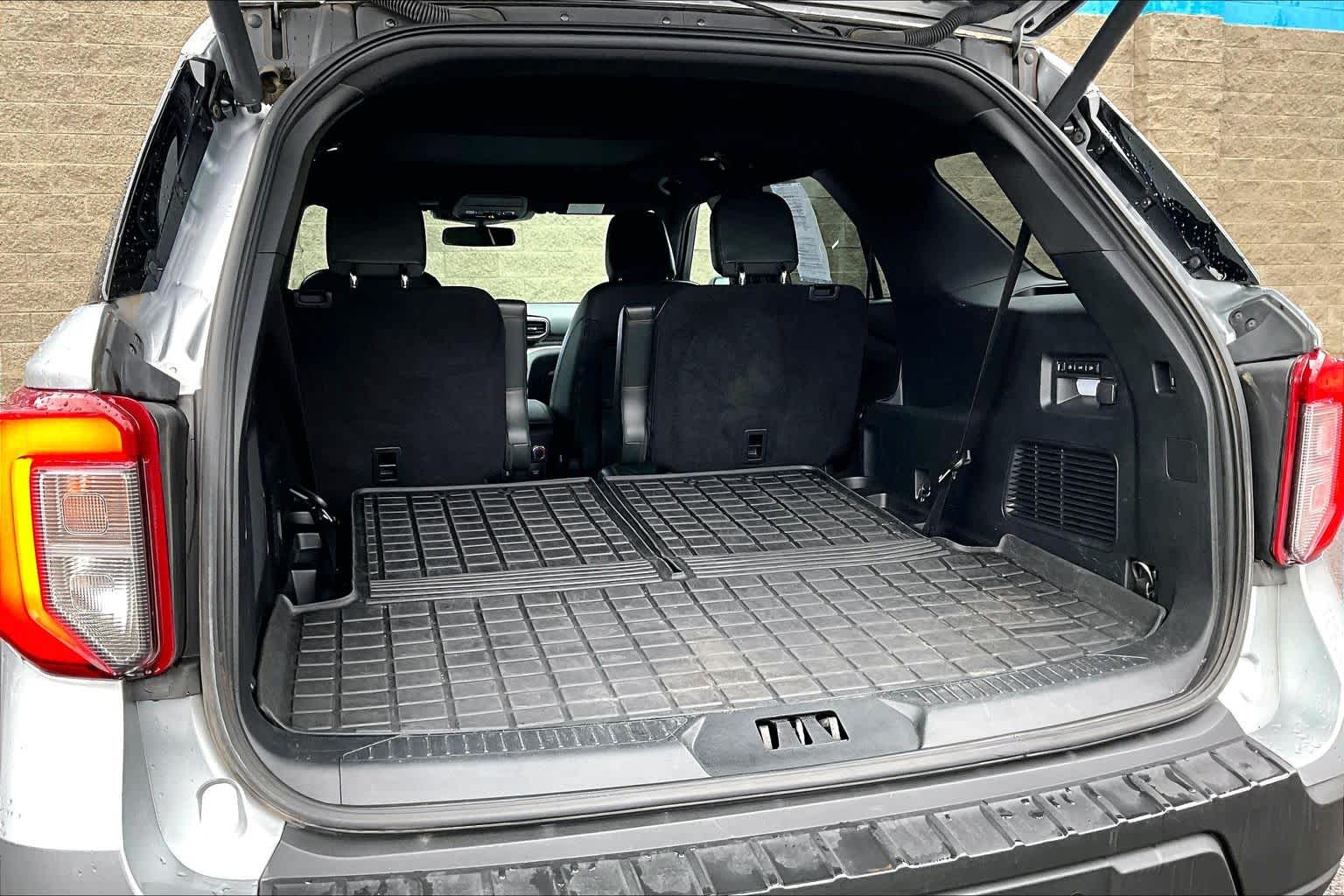 Thumbnail: 2022 Ford Explorer - 18