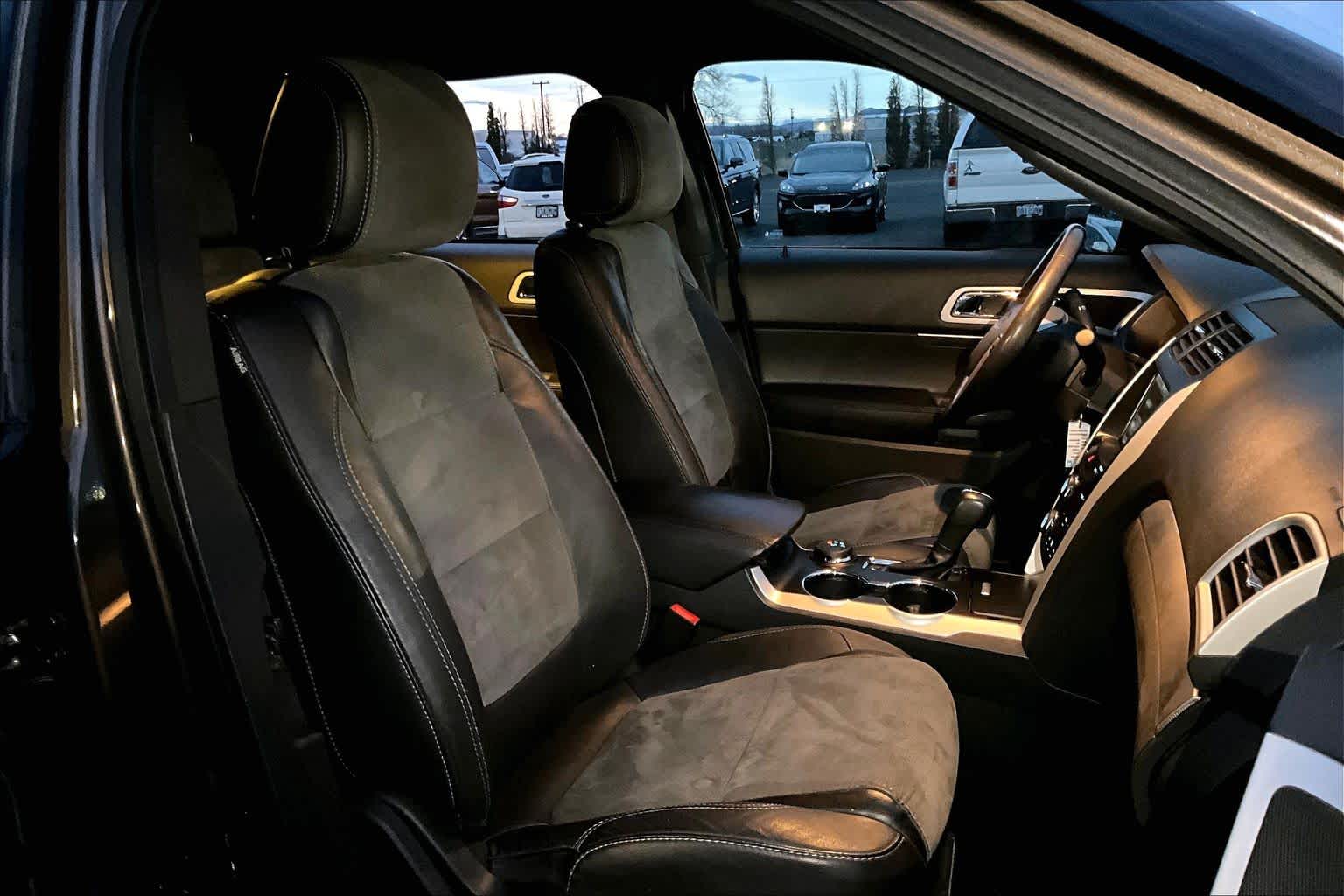 Thumbnail: 2015 Ford Explorer - 13