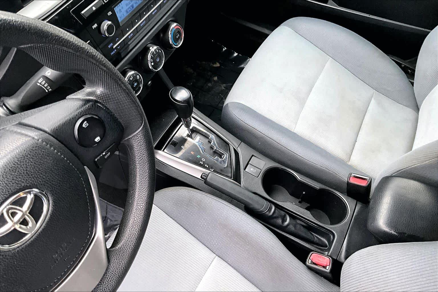 Thumbnail: 2014 Toyota Corolla - 16