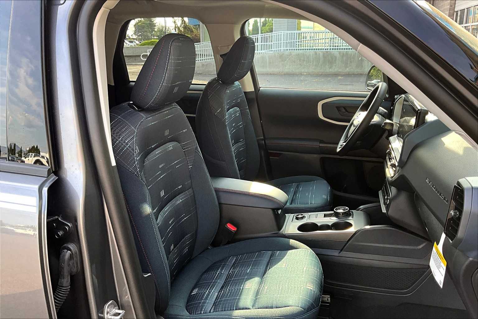 Thumbnail: 2025 Ford Bronco Sport - 14