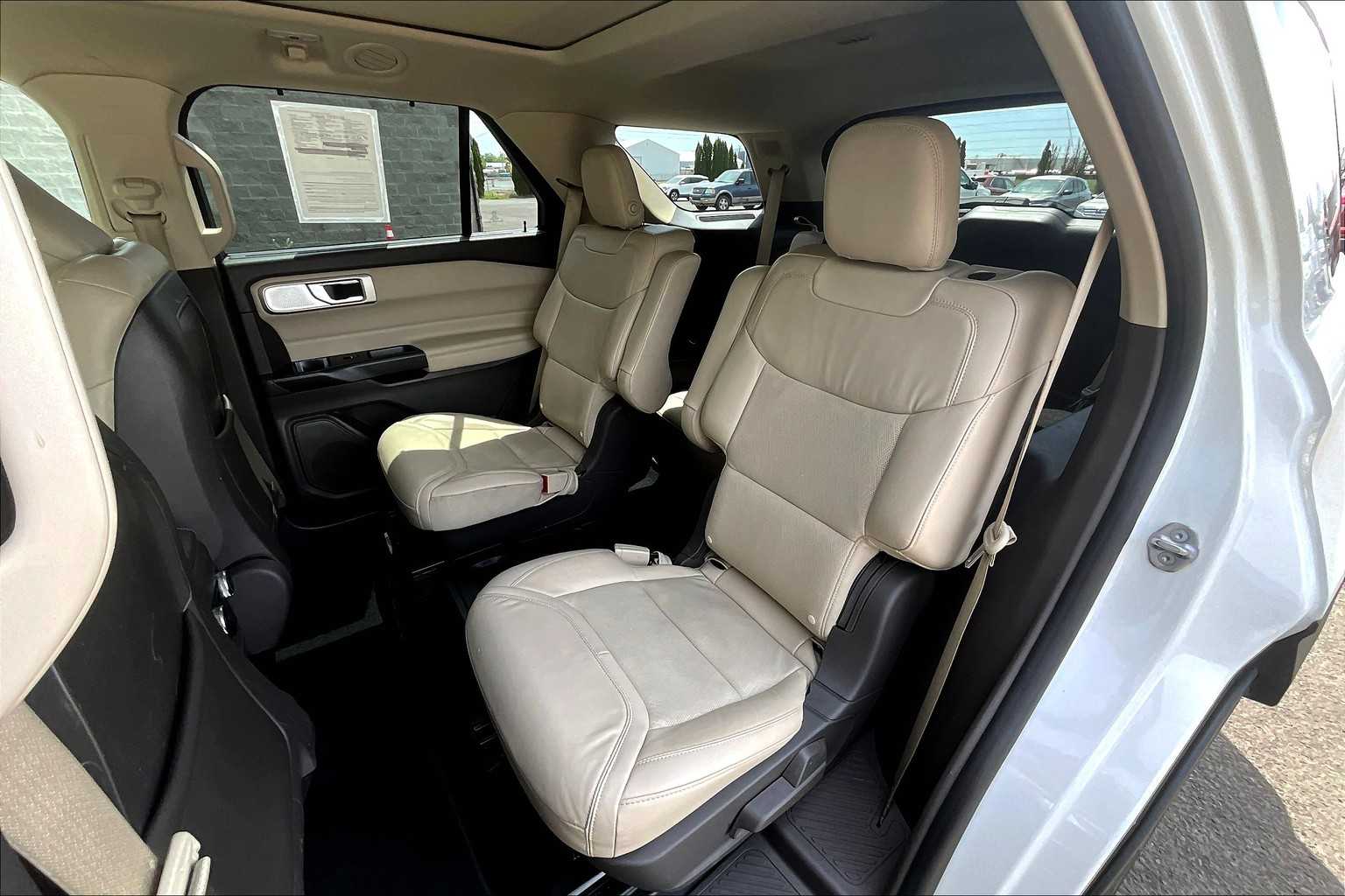 2020 Ford Explorer Platinum 29