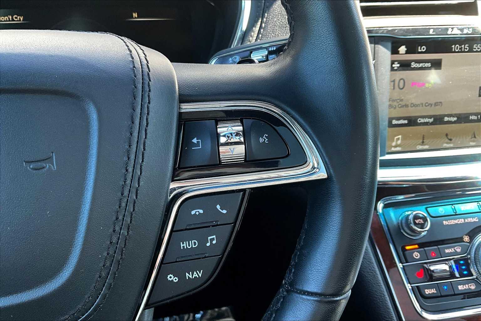 Thumbnail: 2018 Lincoln Continental - 25