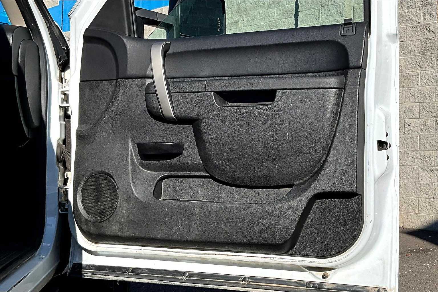 Thumbnail: 2010 Chevrolet Silverado 3500 - 28