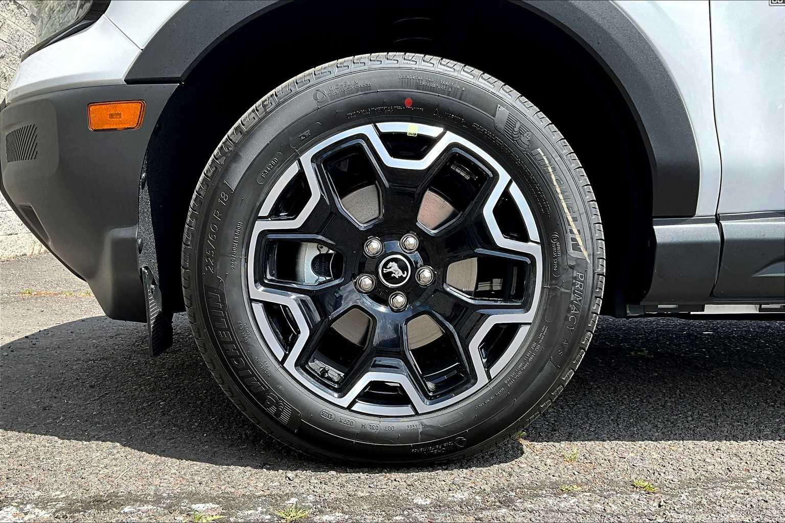 Thumbnail: 2025 Ford Bronco Sport - 8