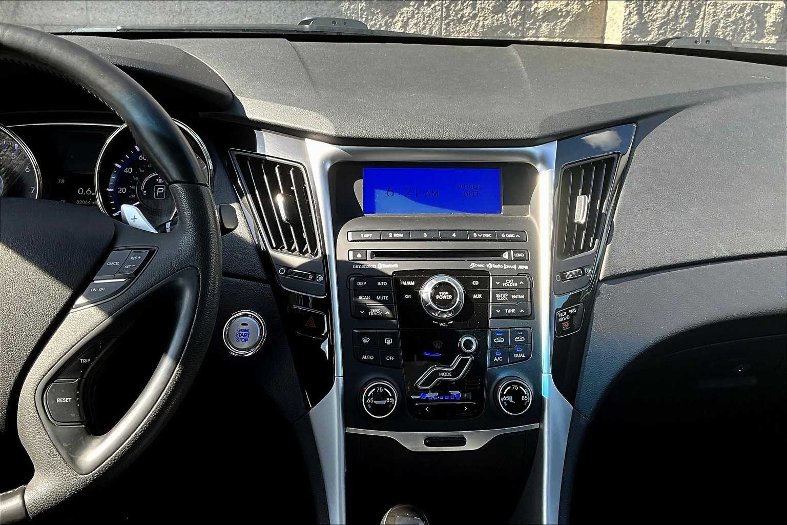 Thumbnail: 2011 Hyundai Sonata - 15