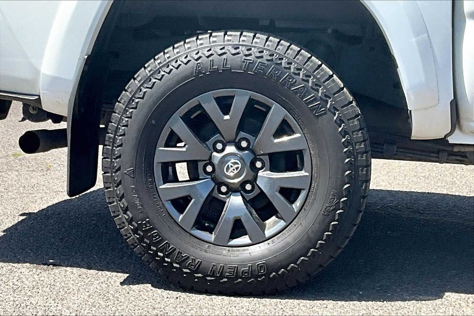 2022 Toyota Tacoma SR5 36