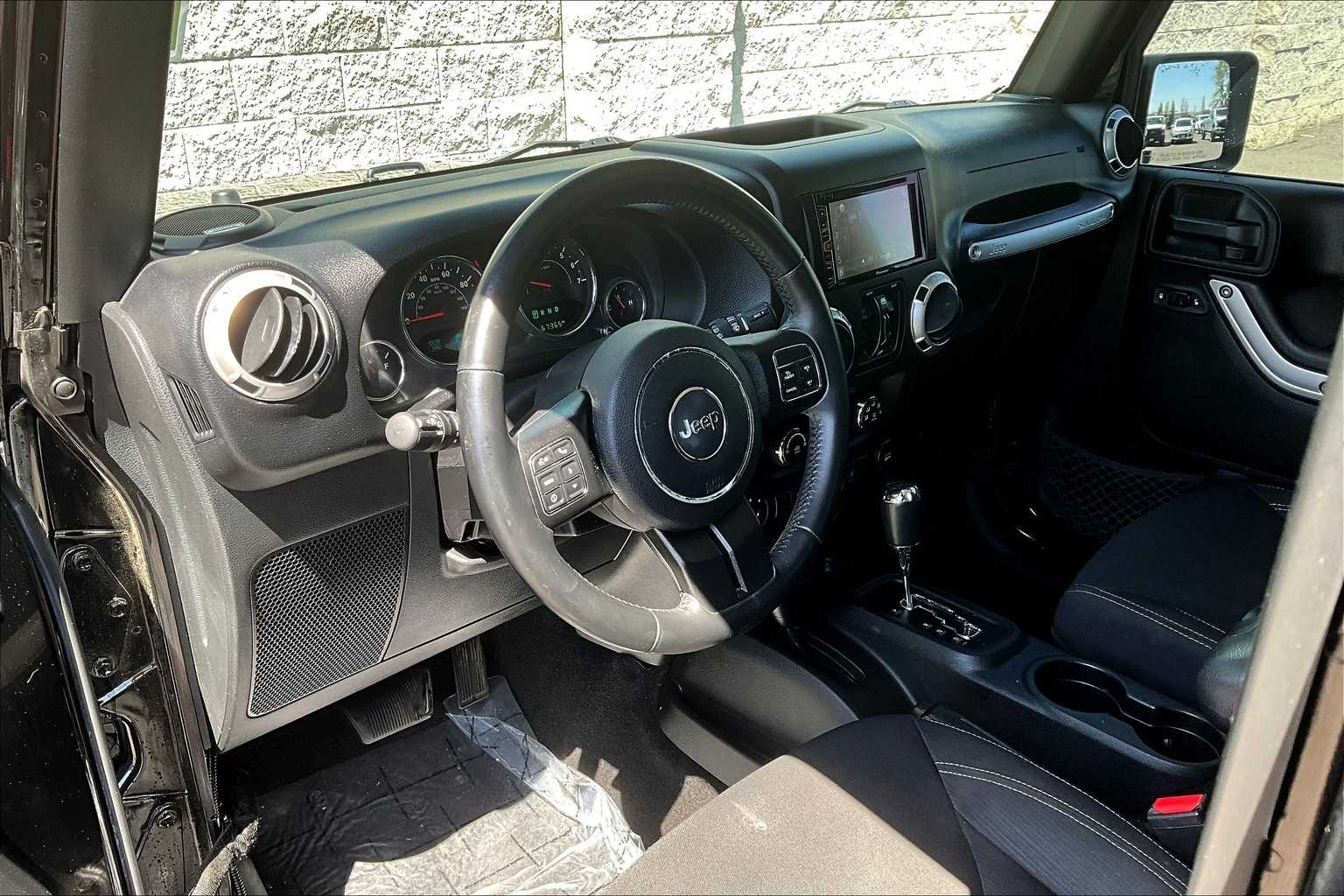 2016 Jeep Wrangler Unlimited Sahara 2