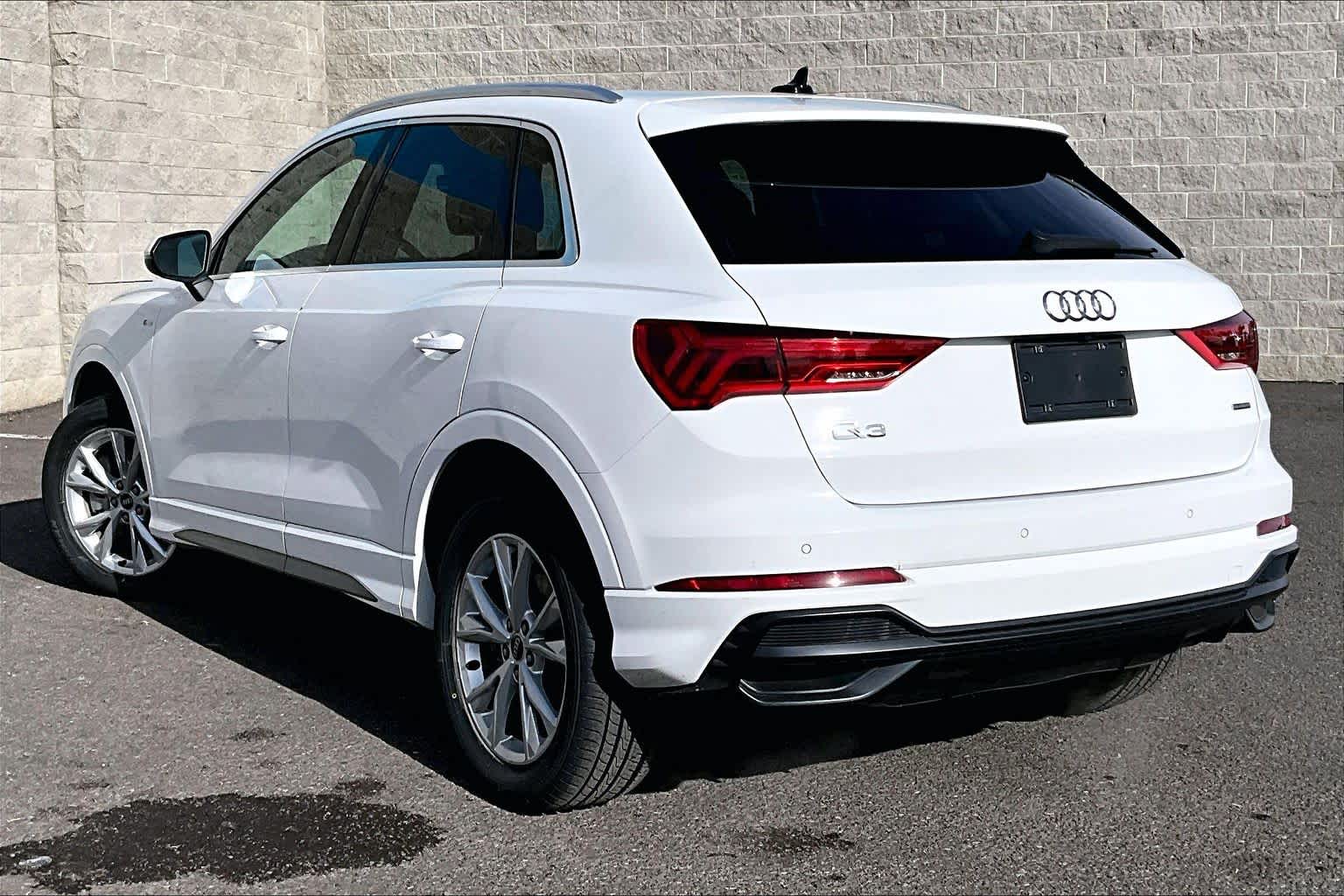 Thumbnail: 2022 Audi Q3 - 4