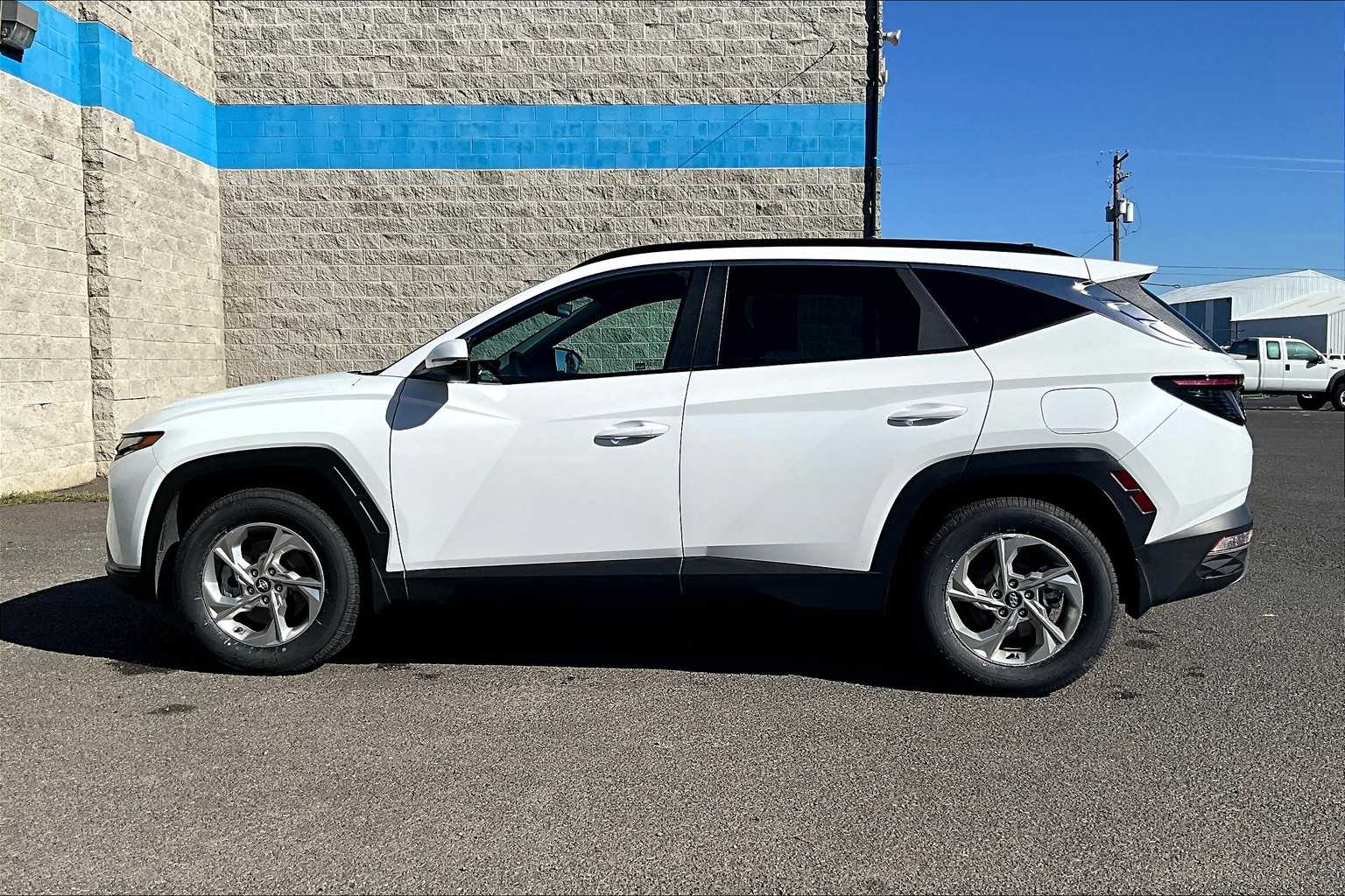 Thumbnail: 2023 Hyundai Tucson - 3