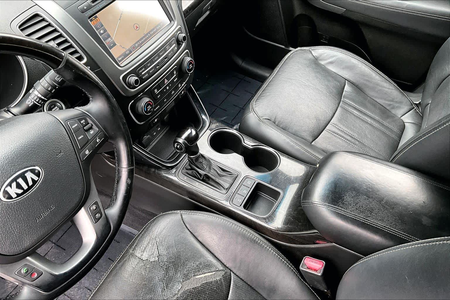 Thumbnail: 2014 Kia Sorento - 16