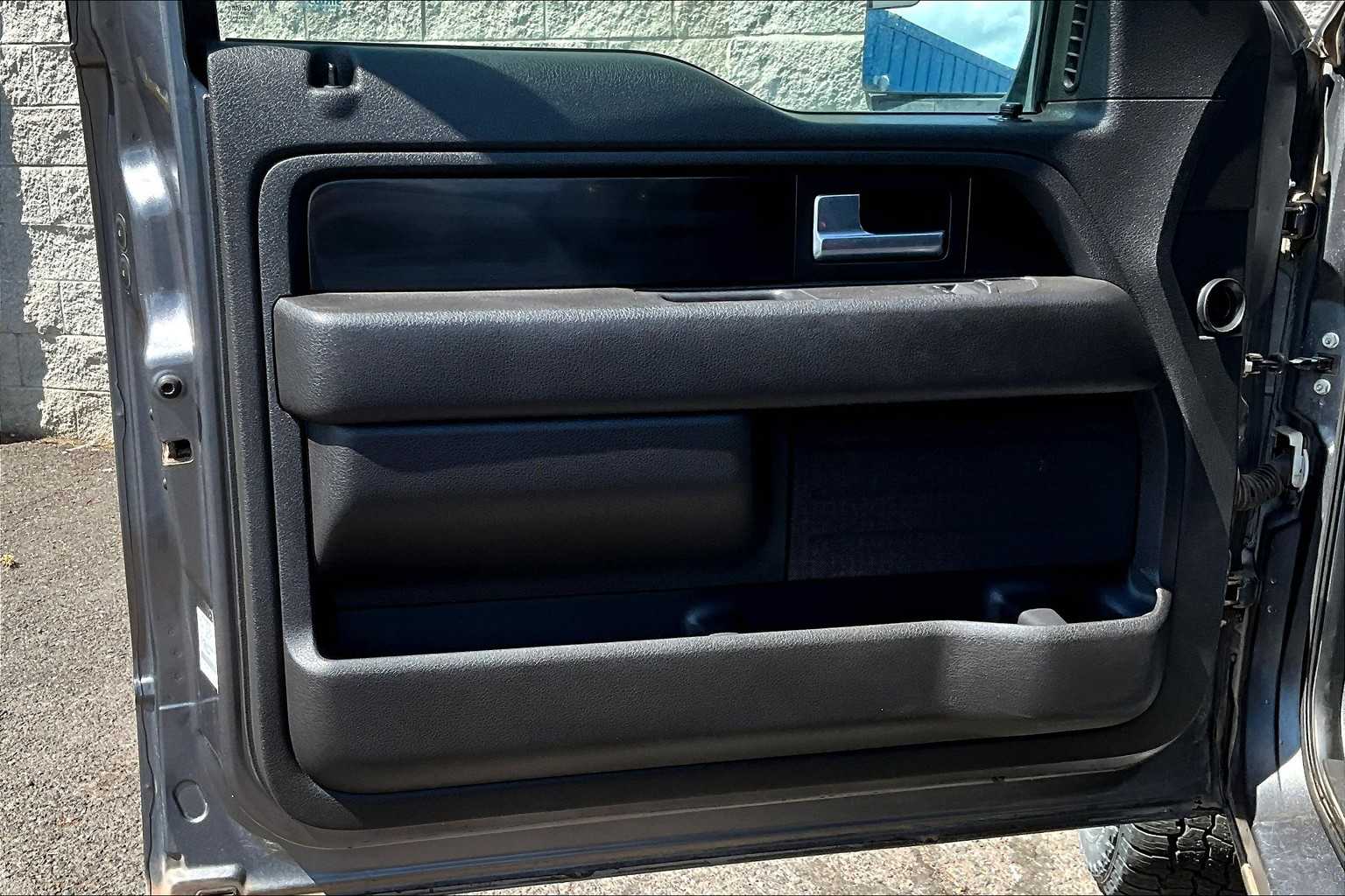 2014 Ford F-150  23