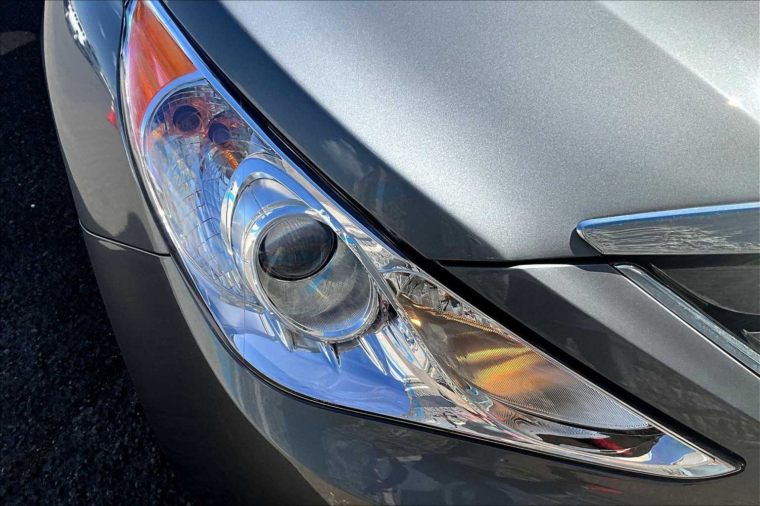 Thumbnail: 2011 Hyundai Sonata - 31