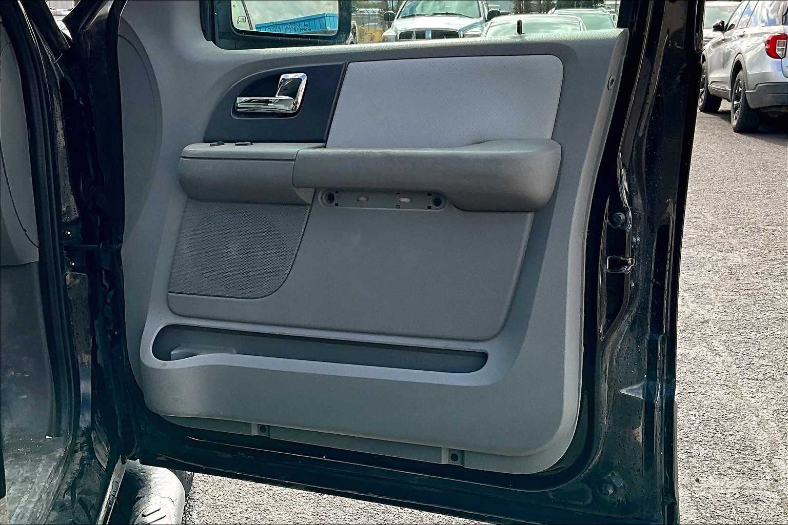 Thumbnail: 2006 Ford Expedition - 28