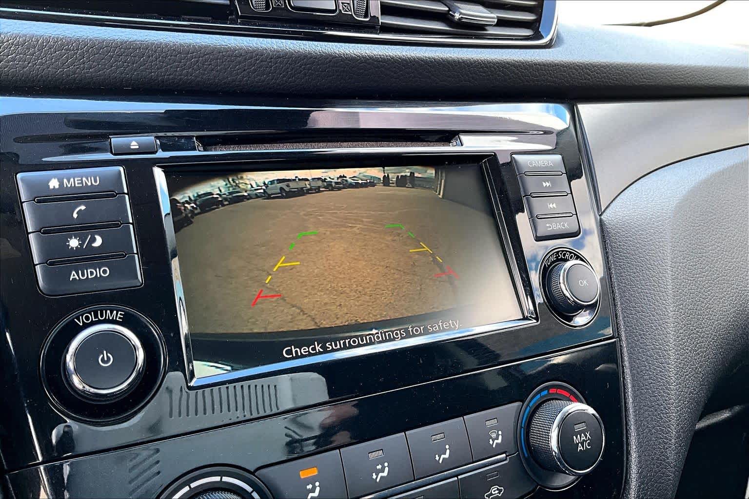 Thumbnail: 2021 Nissan Rogue Sport - 26