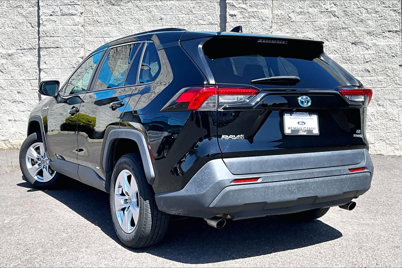 Thumbnail: 2021 Toyota RAV4 - 4