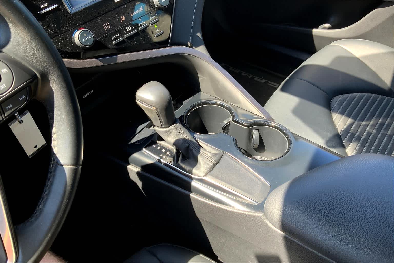 Thumbnail: 2020 Toyota Camry - 16