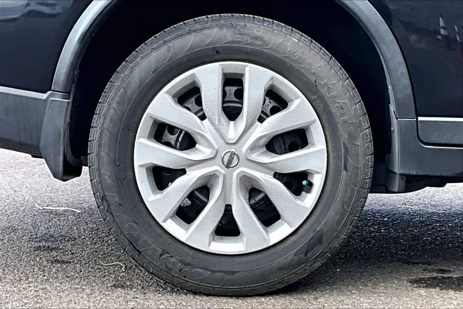 Thumbnail: 2017 Nissan Rogue - 36