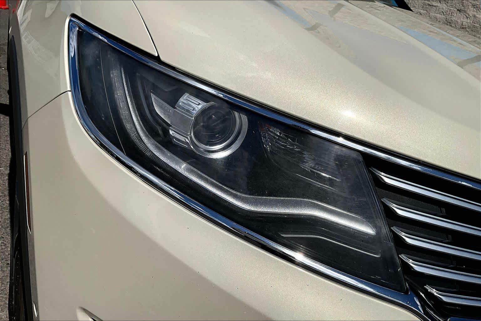 Thumbnail: 2016 Lincoln MKX - 31
