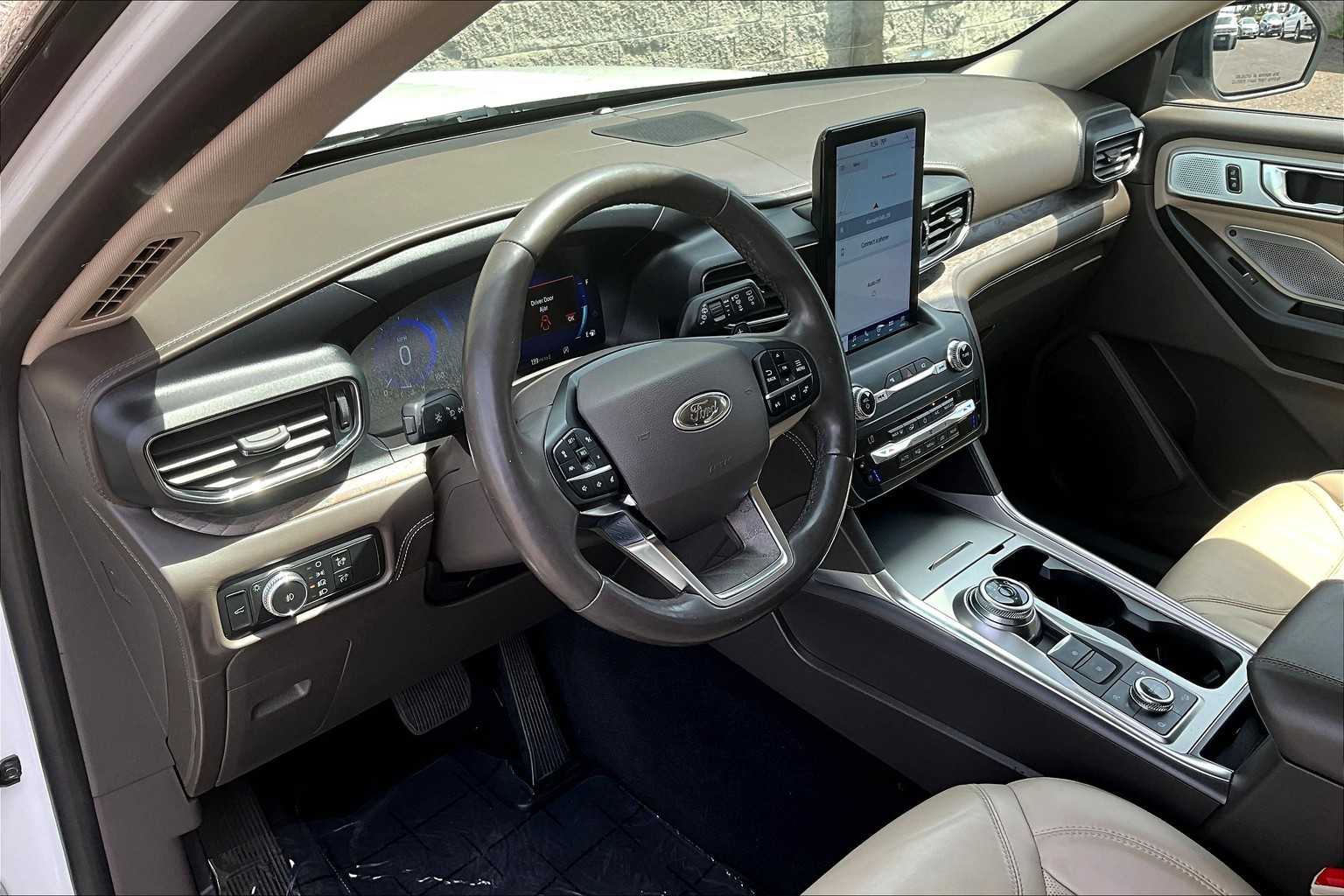 2020 Ford Explorer Platinum 2