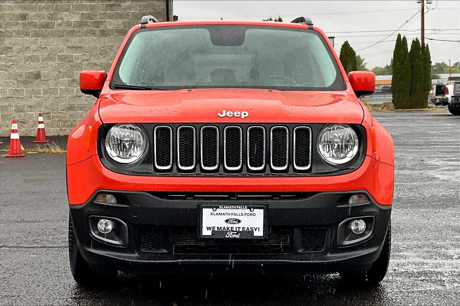 Thumbnail: 2017 Jeep Renegade - 6