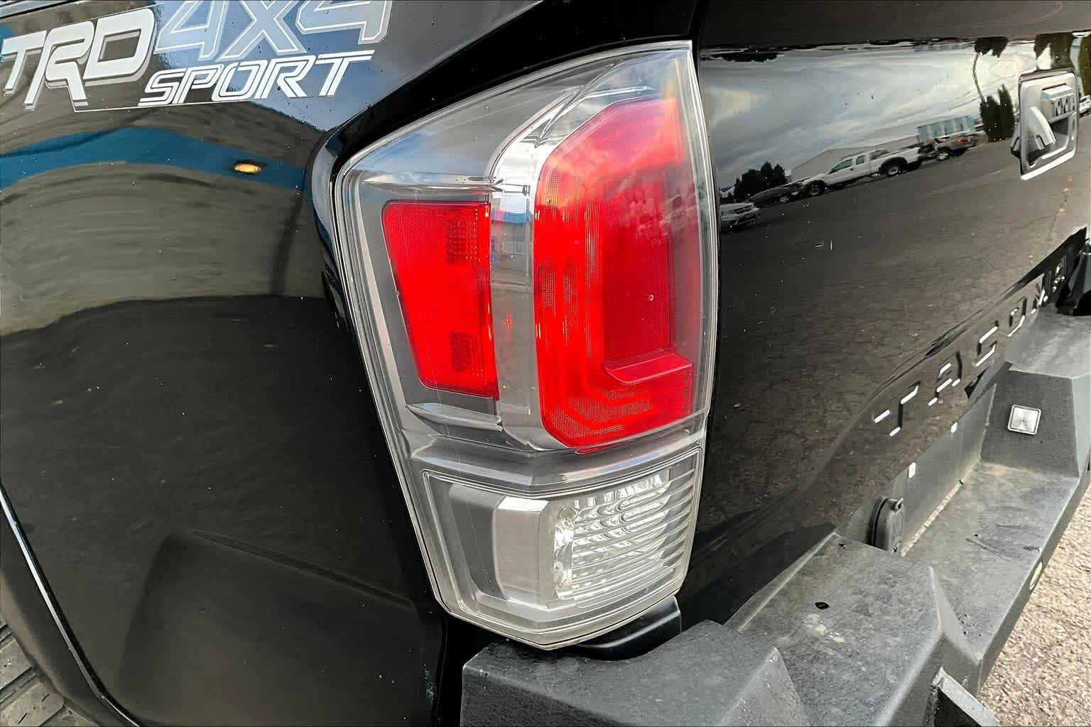 Thumbnail: 2020 Toyota Tacoma - 32