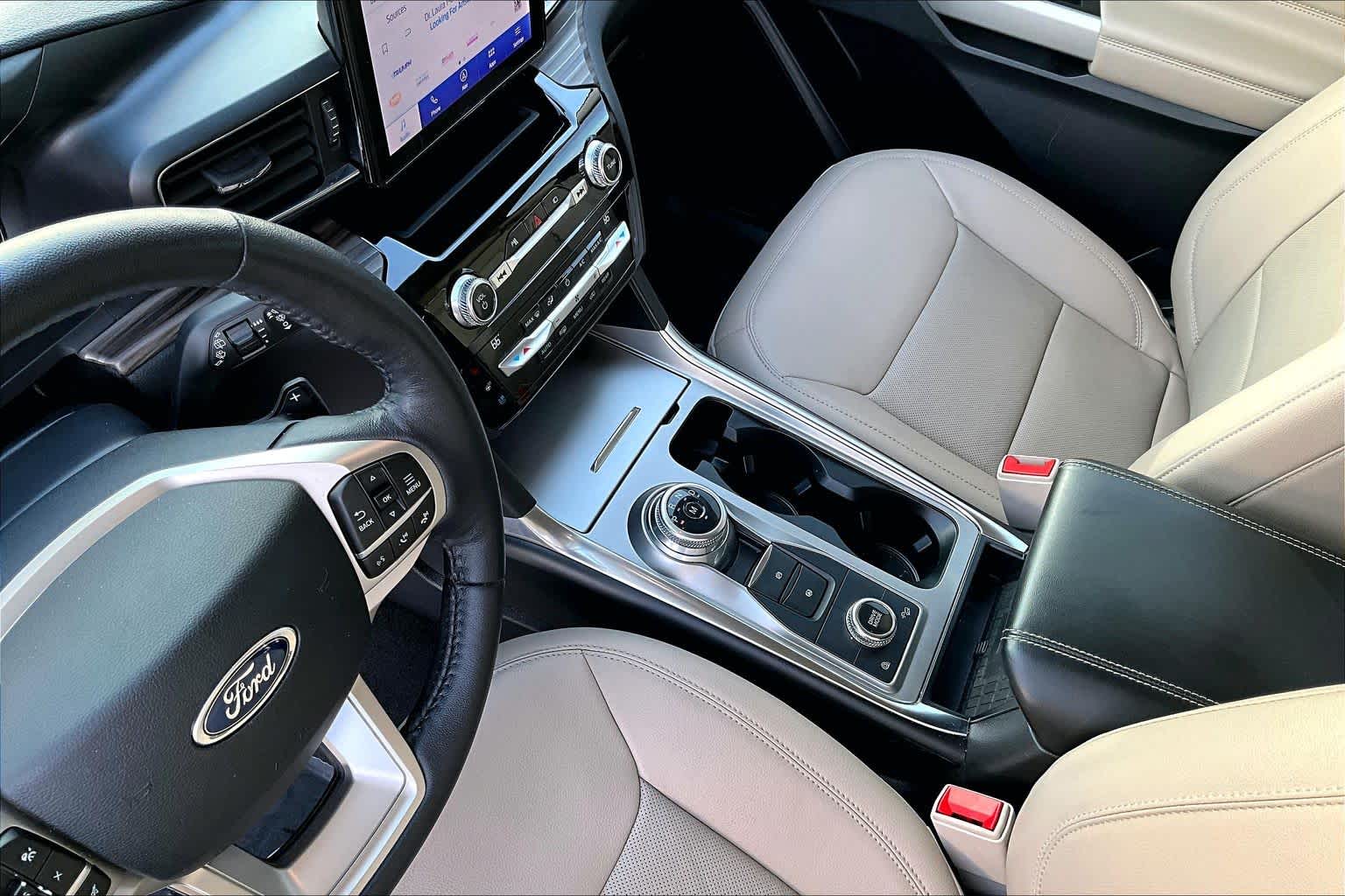 Thumbnail: 2021 Ford Explorer - 16