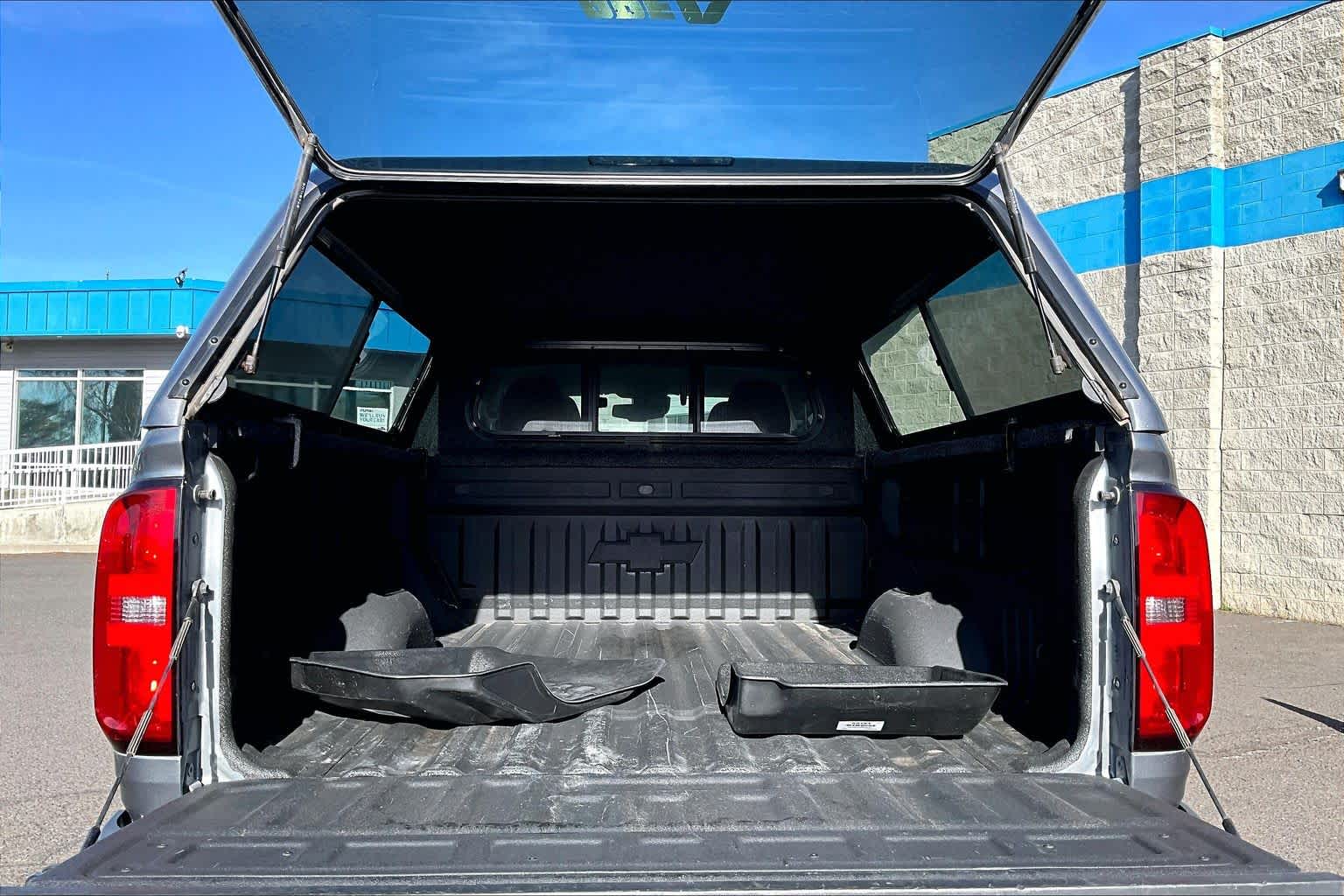 Thumbnail: 2021 Chevrolet Colorado - 18