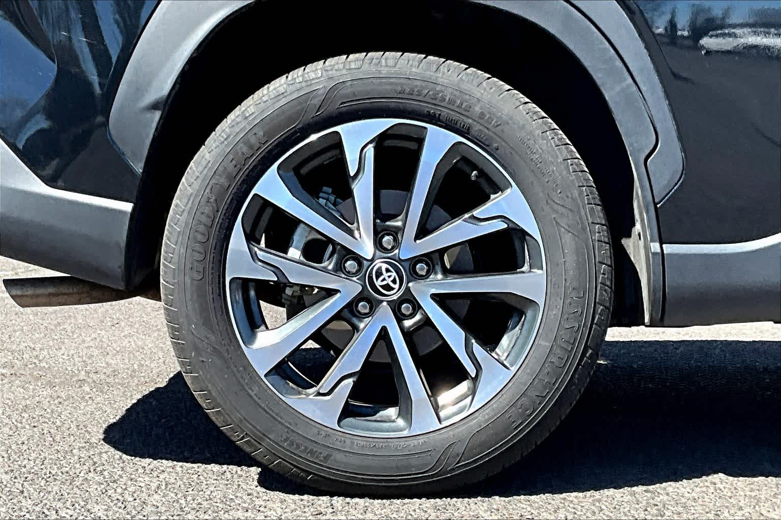 2023 Toyota Corolla Cross XLE 36