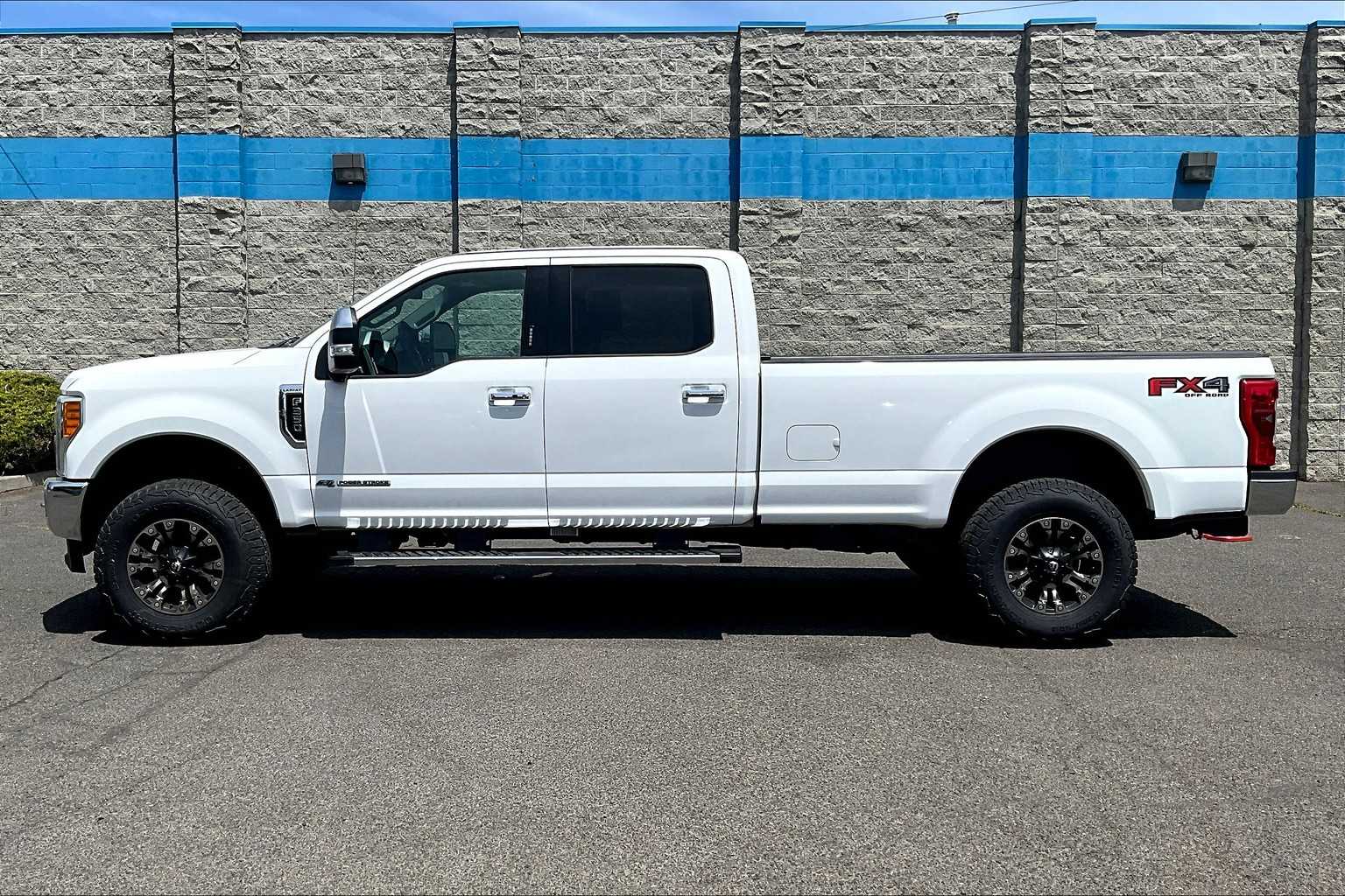 2017 Ford F-350 Lariat 3