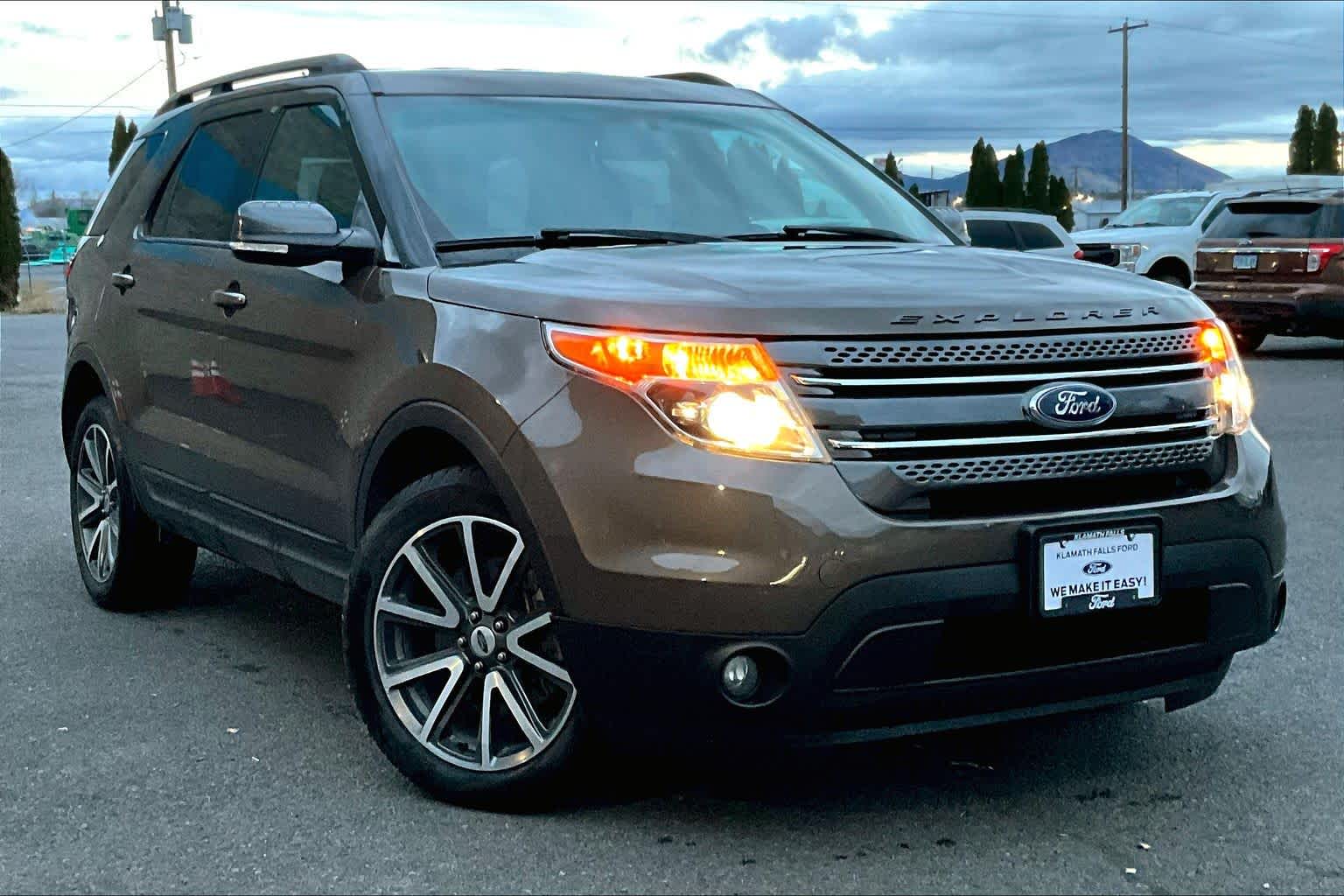 Thumbnail: 2015 Ford Explorer - 21