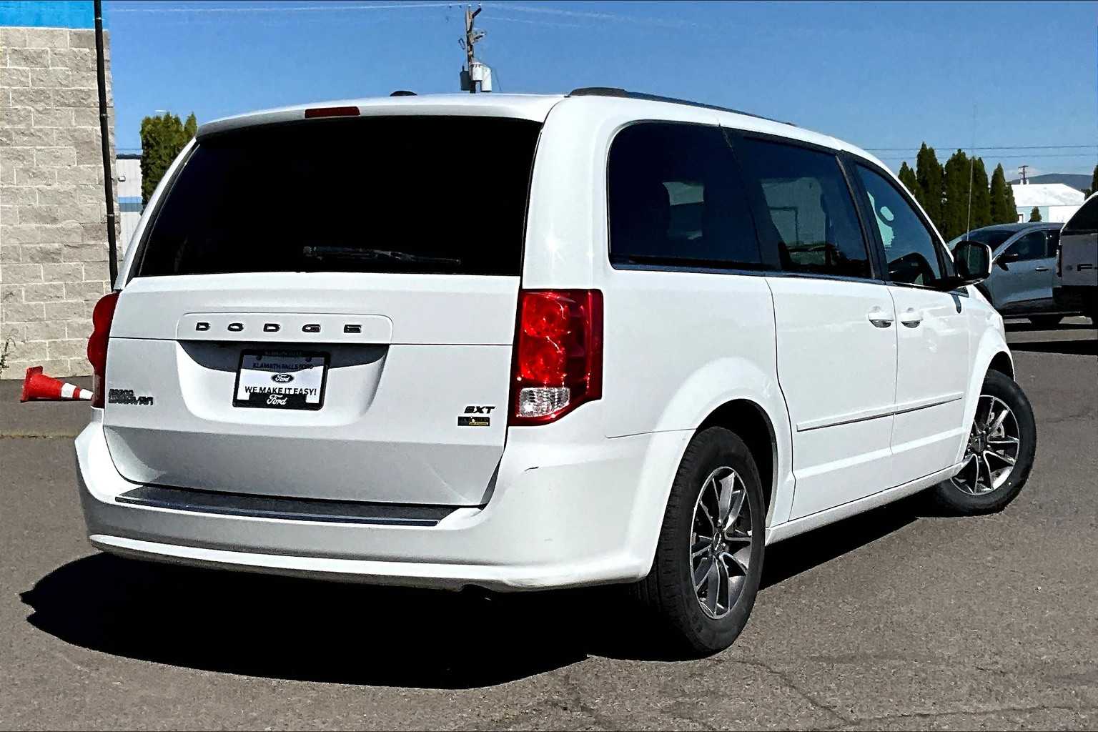 Thumbnail: 2017 Dodge Grand Caravan - 22