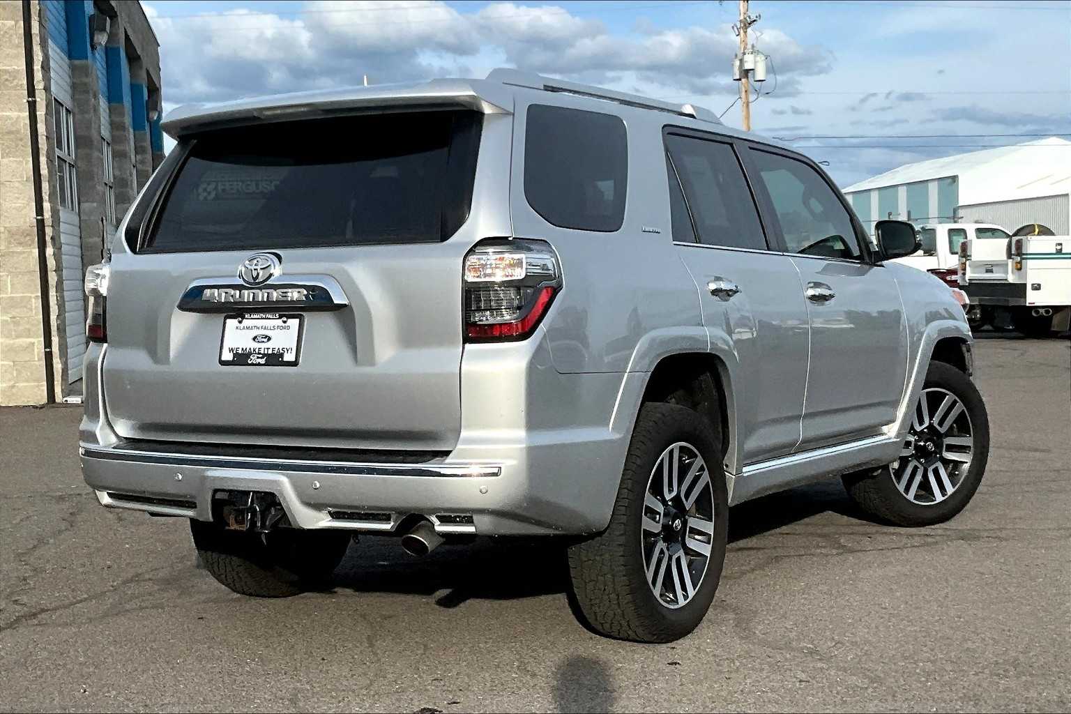 Thumbnail: 2022 Toyota 4Runner - 22
