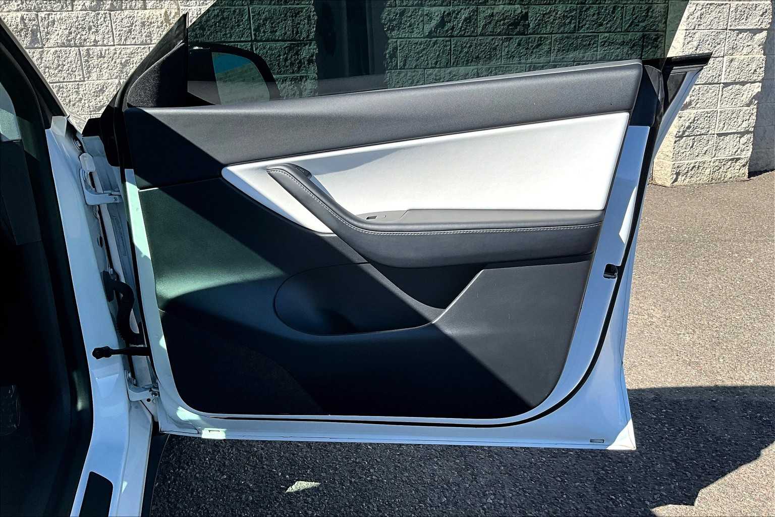 Thumbnail: 2021 Tesla Model Y - 28