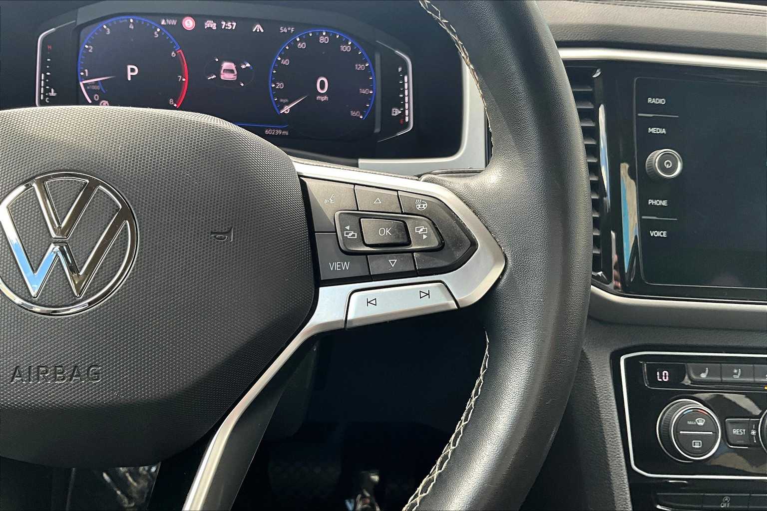 Thumbnail: 2021 Volkswagen Atlas - 25