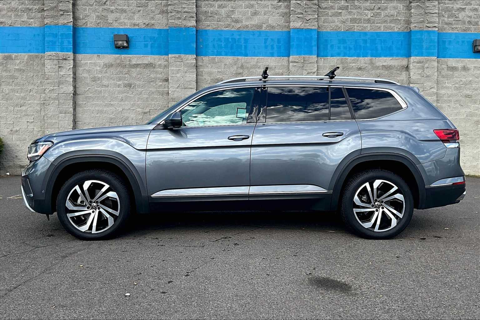 Thumbnail: 2021 Volkswagen Atlas - 3