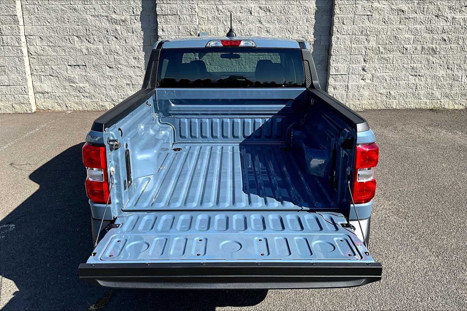 Thumbnail: 2025 Ford Maverick - 19