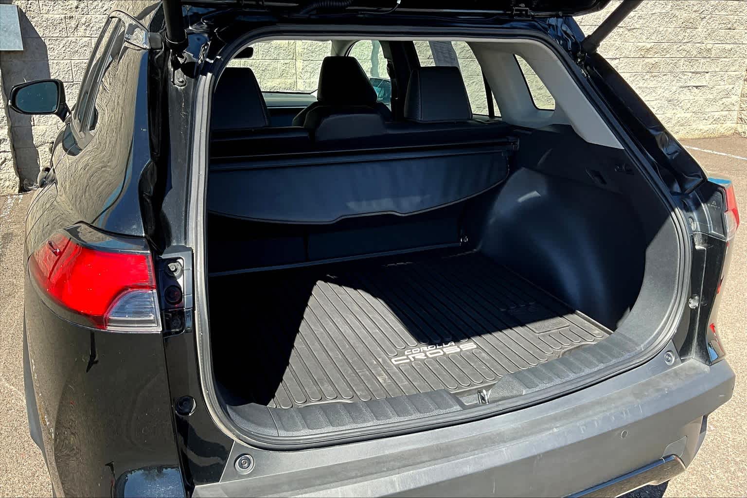2023 Toyota Corolla Cross XLE 18